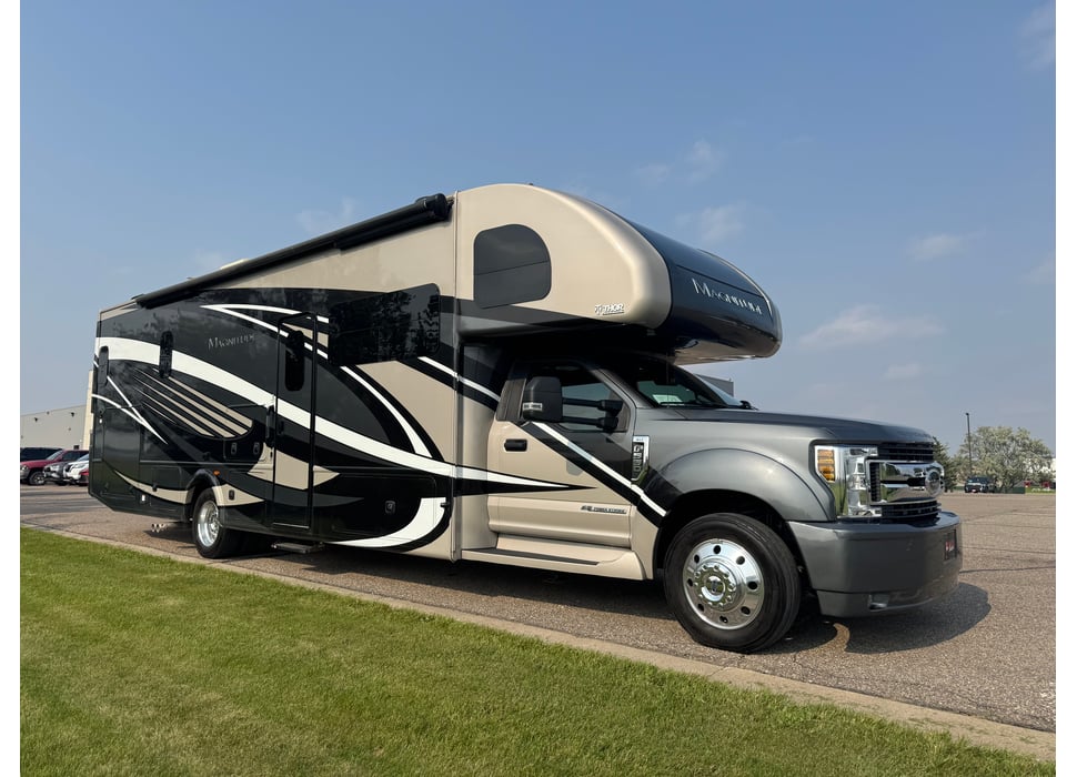 Class C Motor Home rentals in Aurora