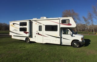 Sunseeker 32', Family Size Camping Machine, Luxury. This Motorhome is custom made, will make your trip unforgettable.