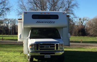 Sunseeker 32', Family Size Camping Machine, Luxury. This Motorhome is custom made, will make your trip unforgettable.