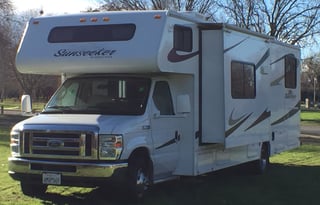 Sunseeker 32', Family Size Camping Machine, Luxury. This Motorhome is custom made, will make your trip unforgettable.