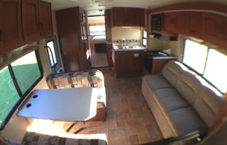 Sunseeker 32', Family Size Camping Machine, Luxury. This Motorhome is custom made, will make your trip unforgettable.