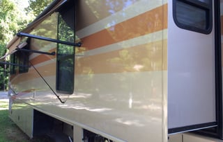 Beautiful Diesel Coach w/ Awesome Open Floor Plan w/ Perfect 5 Star Reviews Available for the Races!