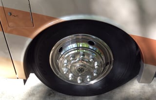 Beautiful Diesel Coach w/ Awesome Open Floor Plan w/ Perfect 5 Star Reviews Available for the Races!