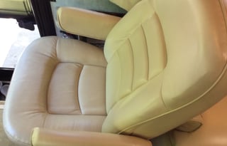 Beautiful Diesel Coach w/ Awesome Open Floor Plan w/ Perfect 5 Star Reviews Available for the Races!