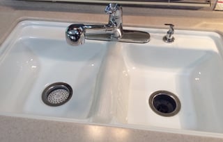 Beautiful Diesel Coach w/ Awesome Open Floor Plan w/ Perfect 5 Star Reviews Available for the Races!