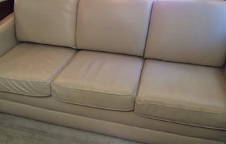 Beautiful Diesel Coach w/ Awesome Open Floor Plan w/ Perfect 5 Star Reviews Available for the Races!