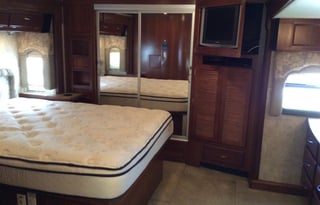 Beautiful Diesel Coach w/ Awesome Open Floor Plan w/ Perfect 5 Star Reviews Available for the Races!