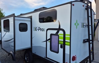 Eppinga's pet friendly offroad hotel on wheels.