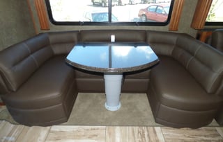 "HAPPY 40" IS A 2017 MOTORHOME