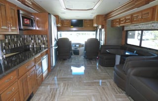 "HAPPY 40" IS A 2017 MOTORHOME