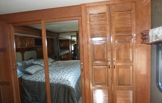 "HAPPY 40" IS A 2017 MOTORHOME