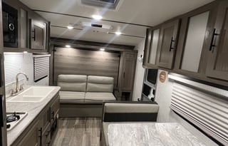 2021 Gulf Stream Enlighten