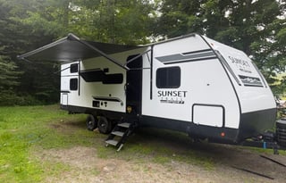 2025 Sunset Trail  Delivery Available