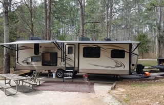 2018 Flagstaff 832FLBS