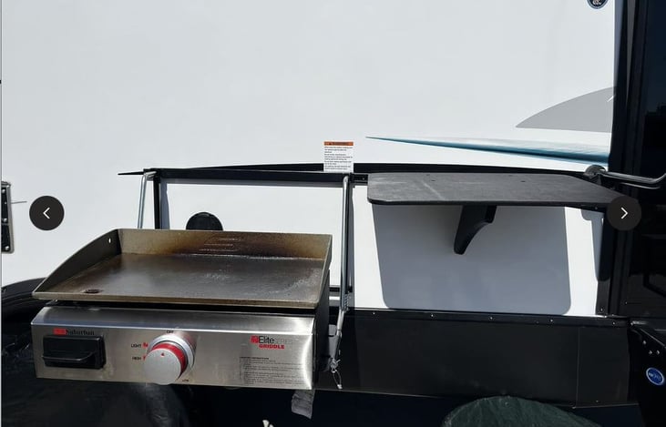 Outdoor grill and prep table