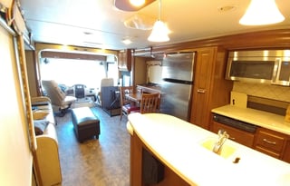 Luxury RV with new upgraded power captains chairs!