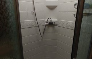 Luxury RV with new upgraded power captains chairs!