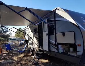 Dutchmen RV Coleman Light 2305QB