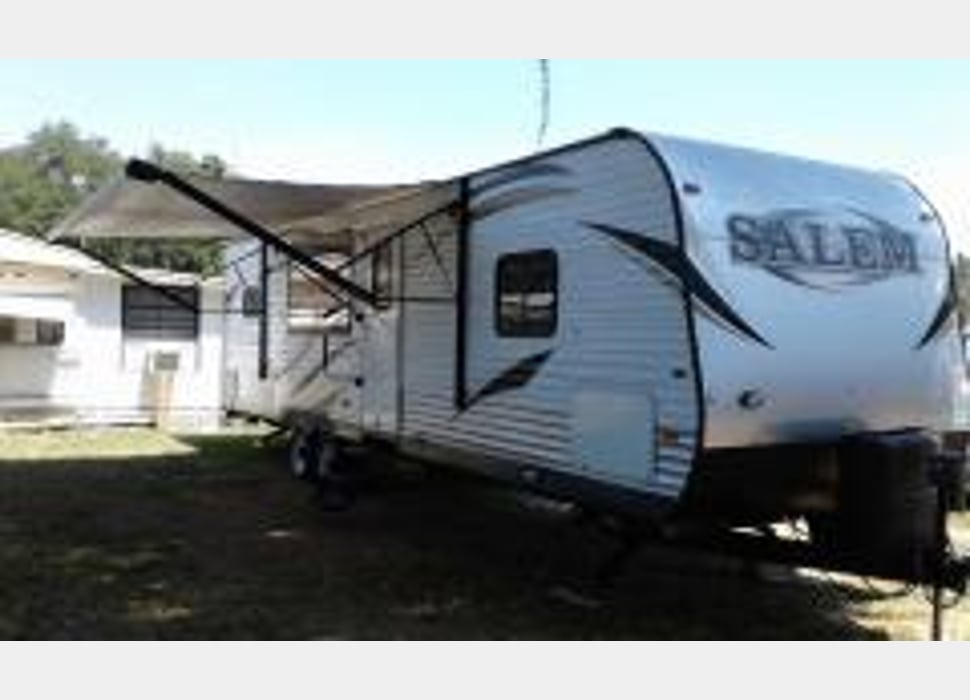 Class C Motor Home rentals in Des Moines