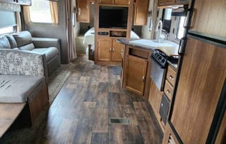 Full furnished 32’ Springdale , pet Friendly