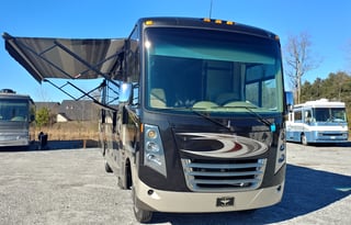 Luxury RV with new upgraded power captains chairs!