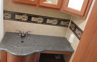 Roomy Bunkhouse with full outdoor kitchen