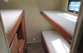 Roomy Bunkhouse with full outdoor kitchen