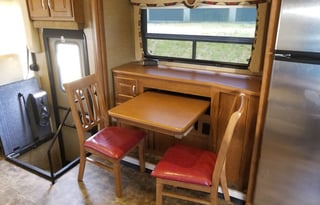 Luxury RV with new upgraded power captains chairs!