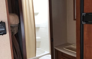 2015 Jayco 264BHW - Easy to Tow! Family Friendly!