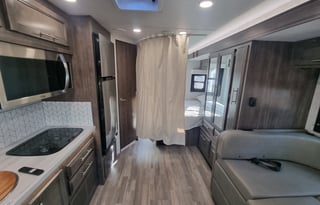 New 2025 Qwest on Mercedes Benz, 25 feet