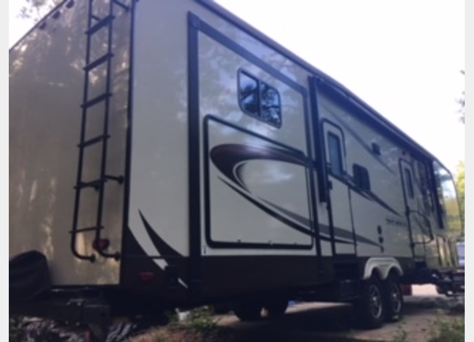 Fifth Wheel rentals in Bowersville