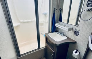 2018 Minnie Winnie, Sleeps 6, Full Solar