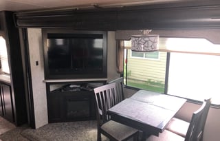 2018 Heartland North Trail 32RETS King