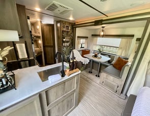 Forest River RV Surveyor Legend 240BHLE