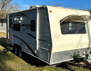 Forest River RV Flagstaff Micro Lite 21FBRS