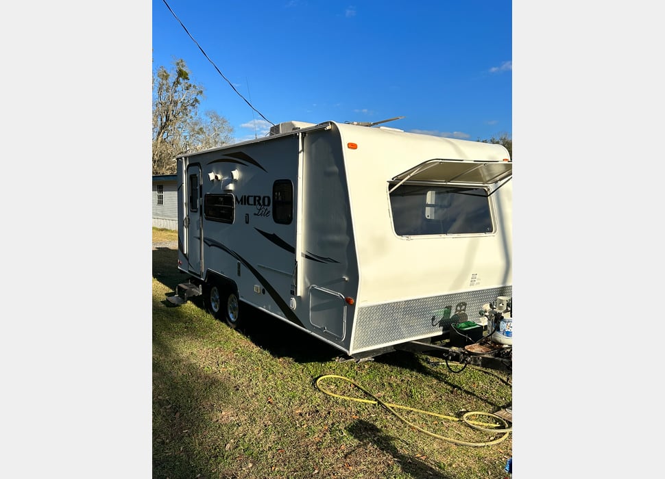 Travel Trailer rentals in LIVE OAK