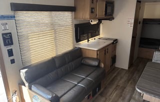 Beautiful like new camper