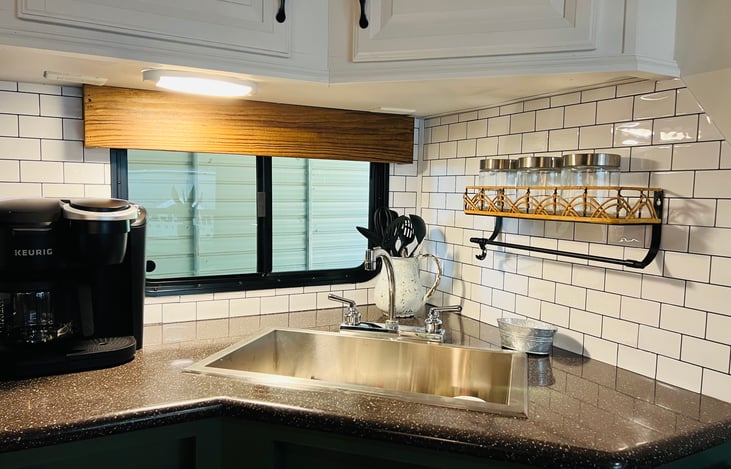 Kitchen with Keurig drip/ pod