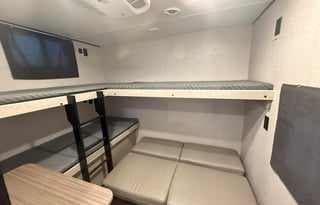 Say hello to "Victory"! Our 24 Zinger 290KB!