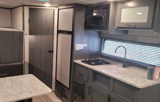 ★FULL size BUNKS★Sleeps 6★Exit 407