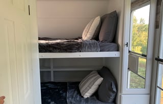 Updated Keystone Outback wBunks:Kid & Pet friendly