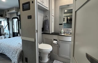 Relaxing Luxury RV Rental w/bunkhouse