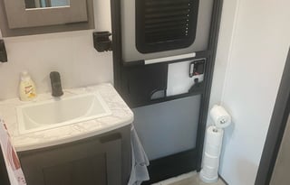 2021 Cruiser MPG - Private Bunk Room! King Bed!