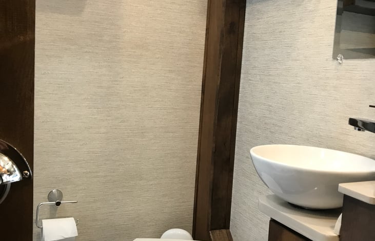 Modern sink & Toilet