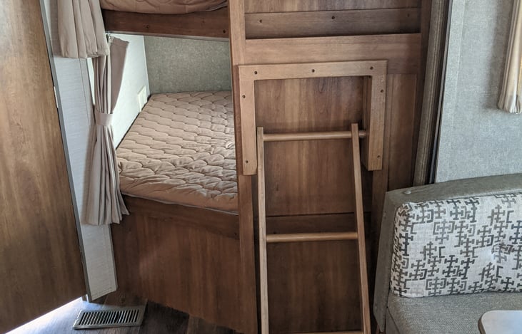 DOUBLE BUNKS