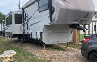 2011 Dutchmen RV Komfort 3130FRL