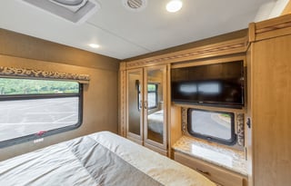 "Fourwinds Funhaus" - 6 bed Bunkhouse C Class RV