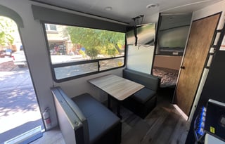 2022 Springdale 28ft Bunkhouse - Solar/Inverter