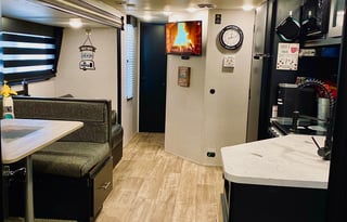 DELIVERY ONLY! 3-BUNK BEDROOM!Family Friendly!