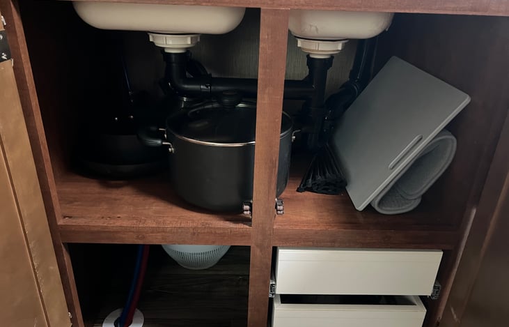 Pots, Pans, Cutting board, Dish drying rack, Mixing bowls, Colander